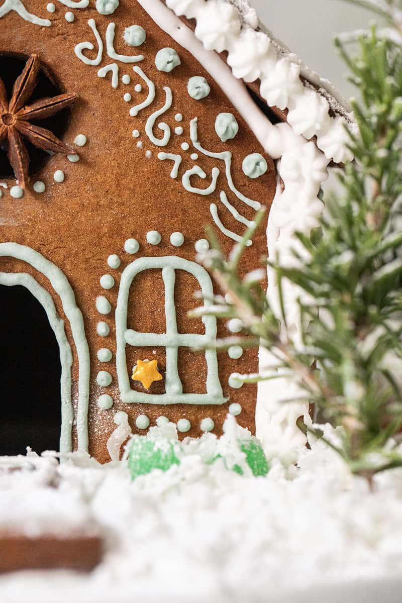 GINGERBREAD HOUSE SOY CANDLE 2 WICK