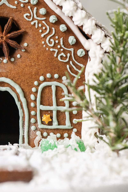 GINGERBREAD HOUSE SOY CANDLE 2 WICK